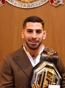 Ilia Topuria makes bold prediction for UFC 317 title showdown against Charles Oliveira – Yahoo Sports