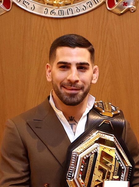 Ilia Topuria makes bold prediction for UFC 317 title showdown against Charles Oliveira – Yahoo Sports