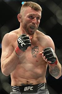Tim Elliott Forces Kai Asakura to Tap Out with Slick Second-Round Guillotine – UFC 319 Highlights