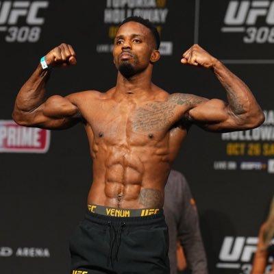 Lerone Murphy Stuns Fans with Jaw-Dropping Spinning Back Elbow KO Over Aaron Pico at UFC 319