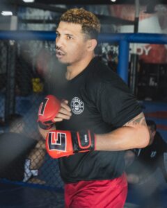 Drakkar Klose Delivers a Stunning Performance to Overpower Edson Barboza in UFC 319 Clash