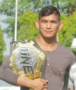 Myanmar MMA Legend Aung La Announces Retirement Following Fight Night 36