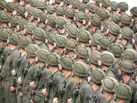 Military Recruit Takes Down Ax-Wielding Suspect Using MMA Move – Wide Open Country